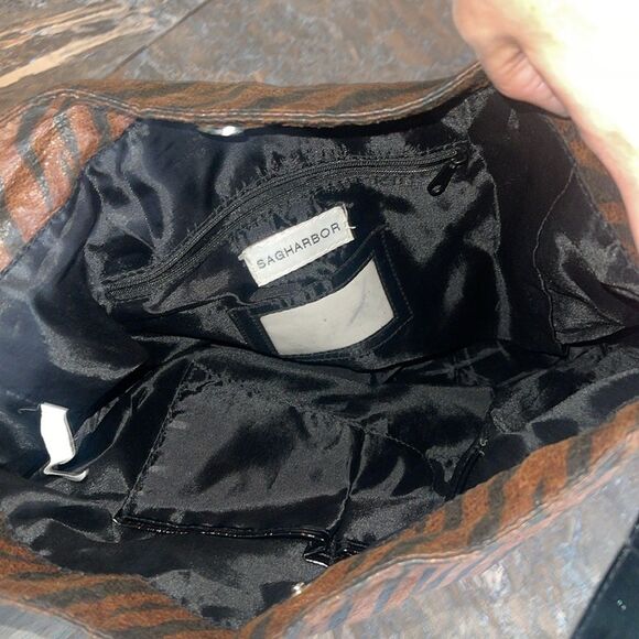 Sag Harbor Brown & Black Tiger Print Shoulder Bag - Picture 12 of 16